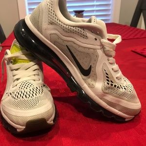 Nike Women's Air Max 2014 Running Gym Shoes White Black size 8